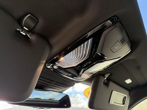 Used 2025 BMW X5 xDrive50e w/ Premium Package image 33