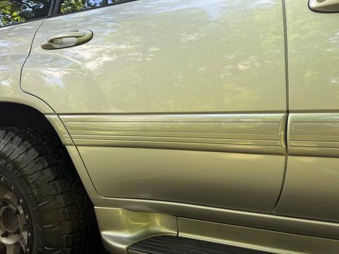 Used 2001 Toyota Land Cruiser AWD/4WD image 33