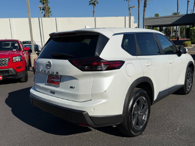 Used 2024 Nissan Rogue SV FWD image 5