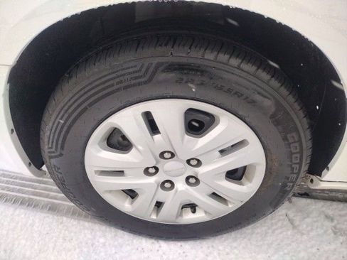 Used 2019 Dodge Grand Caravan SE w/ UConnect Hands-Free Group image 28