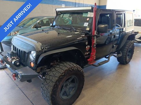Used 2017 Jeep Wrangler Unlimited Sahara w/ Connectivity Group AWD/4WD image 1