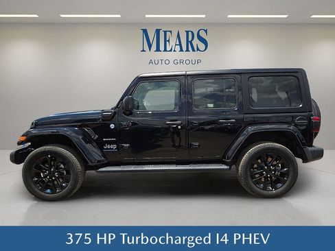 Used 2023 Jeep Wrangler Unlimited Sahara image 3