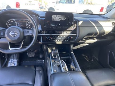 Used 2022 Nissan Pathfinder SL w/ SL Black Package image 24