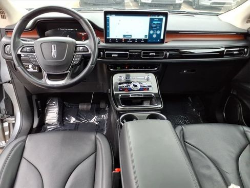 Used 2022 Lincoln Nautilus Reserve image 13