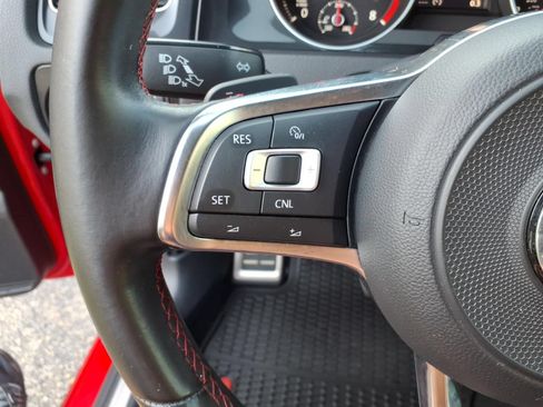 Used 2017 Volkswagen GTI SE FWD image 22