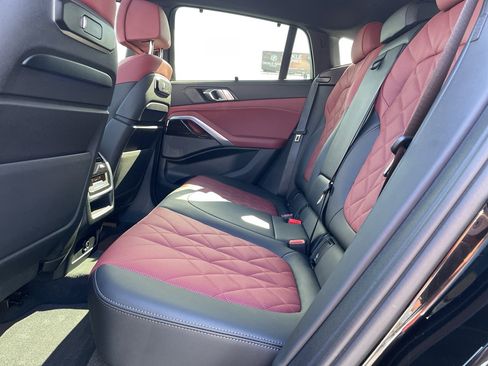 Used 2024 BMW X6 xDrive40i w/ Executive Package image 21