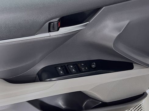 Used 2020 Toyota Camry LE image 17