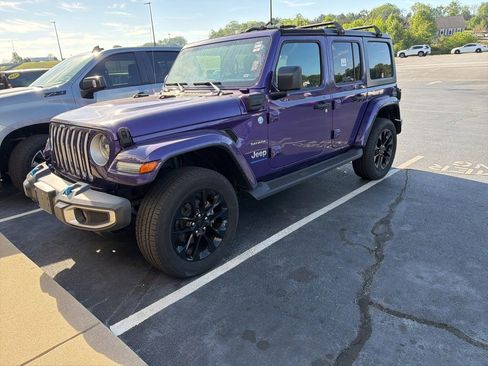 Used 2023 Jeep Wrangler Unlimited Sahara w/ Cold Weather Group AWD/4WD image 3