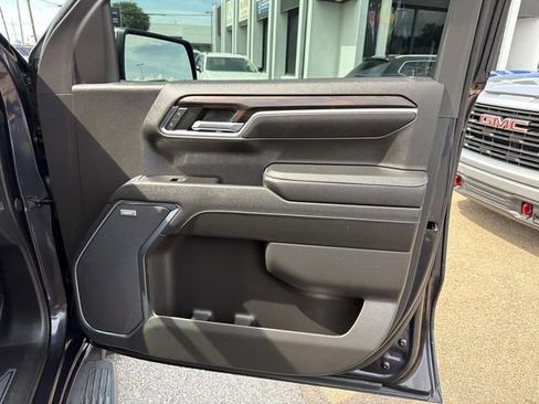 Used 2023 GMC Sierra 1500 SLT w/ SLT Premium Package RWD image 17