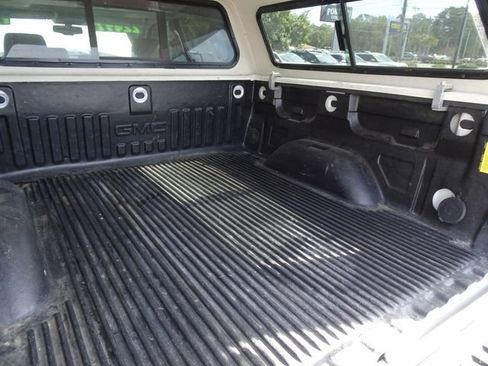 Used 2017 GMC Sierra 1500 SLT w/ SLT Premium Package image 29