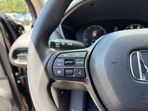 Used 2025 Honda HR-V LX image 16