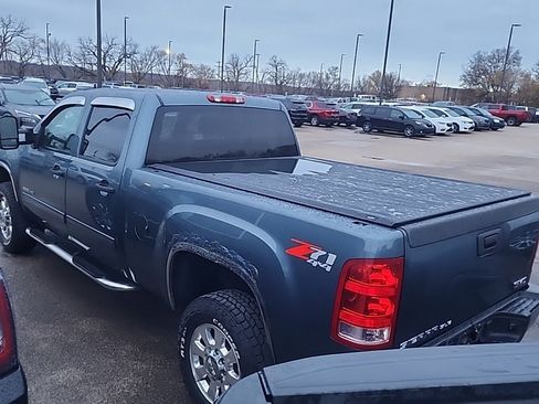 Used 2011 GMC Sierra 2500 SLE w/ SLE Preferred Package image 5