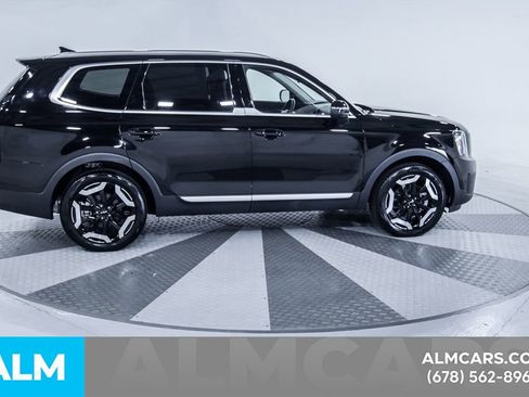 Used 2024 Kia Telluride EX w/ EX Captain's Chair Package AWD/4WD image 11