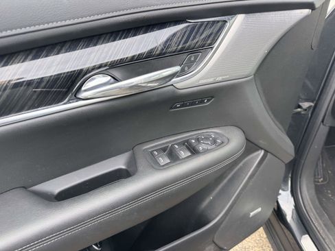 Used 2022 Cadillac XT6 Premium Luxury image 12