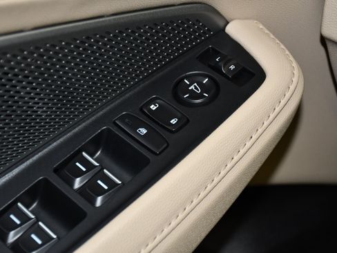Certified 2025 Acura MDX SH-AWD image 33