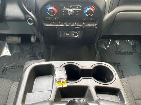 Used 2020 Chevrolet Silverado 1500 LT w/ Convenience Package image 11