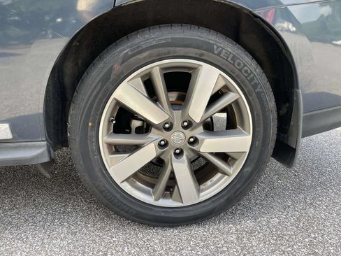 Used 2015 Nissan Pathfinder Platinum FWD image 10