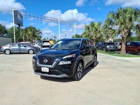 Used 2023 Nissan Rogue SV w/ SV Premium B Package FWD image 1
