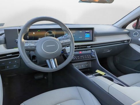 Certified 2025 Hyundai Sonata Limited image 13