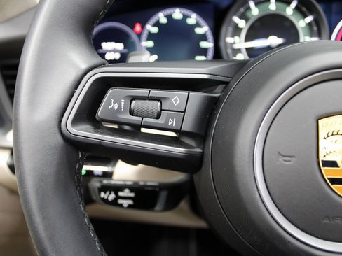 Certified 2021 Porsche 911 Targa 4S image 24