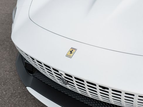 Used 2024 Ferrari Roma Spider image 23