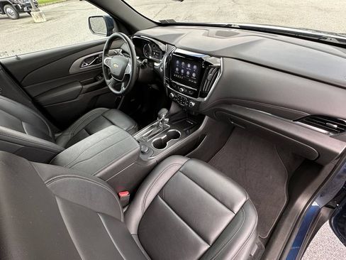 Used 2023 Chevrolet Traverse LT w/ LT Premium Package AWD/4WD image 14