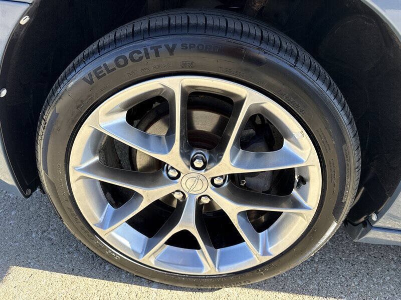 Used 2014 Chrysler 300 S RWD image 16