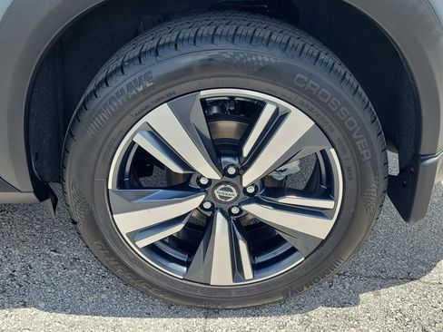 Certified 2021 Nissan Rogue SL w/ Premium Package FWD image 9