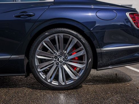 Used 2025 Bentley Flying Spur Plug-In Hybrid image 39