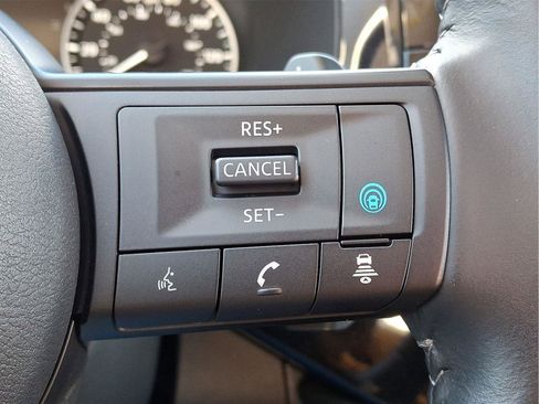 Used 2025 Nissan Pathfinder SV w/ SV Premium Package image 22