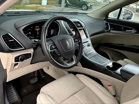 Used 2019 Lincoln Nautilus Reserve FWD image 18