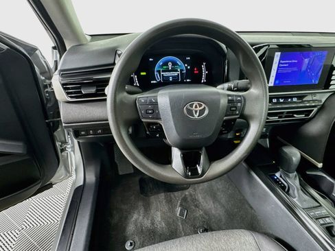 Used 2025 Toyota Camry LE FWD image 9