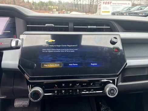 New 2027 Chevrolet Bolt LT w/ Comfort Package FWD image 15