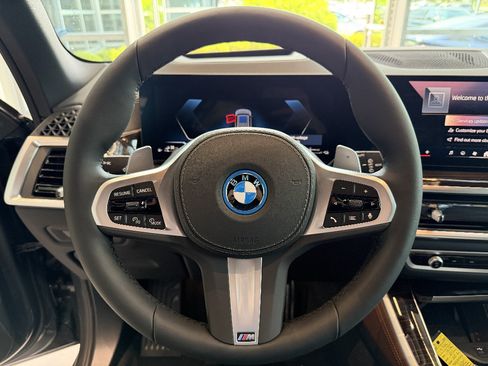 New 2026 BMW X5 xDrive50e w/ M Sport Package AWD/4WD image 9