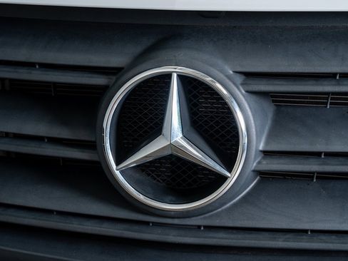 Used 2023 Mercedes-Benz Sprinter 3500 image 14