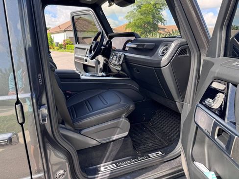Used 2025 Mercedes-Benz G 550 image 44