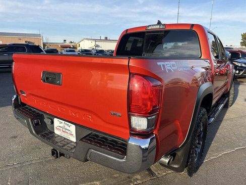 Used 2017 Toyota Tacoma TRD Off-Road w/ Tow Package (A/T) image 7
