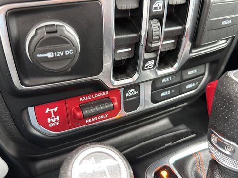Used 2022 Jeep Gladiator Mojave w/ LED Lighting Group AWD/4WD image 33