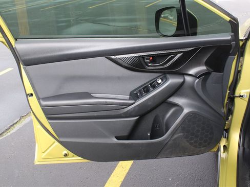 Used 2021 Subaru Crosstrek 2.0i Premium w/ Moonroof Package image 18