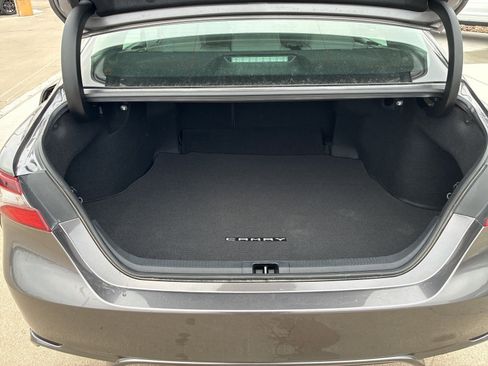 Used 2021 Toyota Camry SE w/ Convenience Package image 5