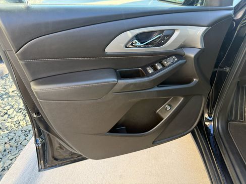 Used 2019 Chevrolet Traverse LT image 11