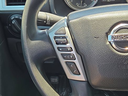 Used 2019 Nissan Titan SV RWD image 18