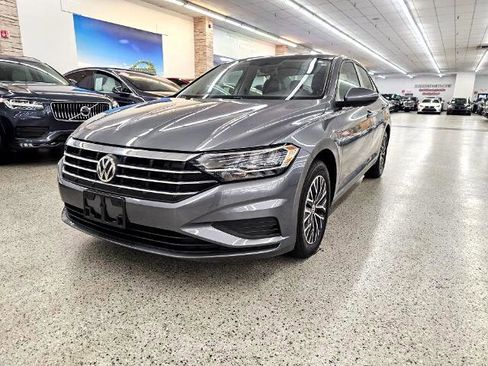 Used 2019 Volkswagen Jetta S image 2