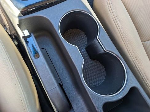 Used 2013 Hyundai Elantra GLS w/ Preferred Pkg image 25