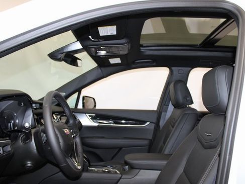 New 2025 Cadillac XT6 Premium Luxury image 6