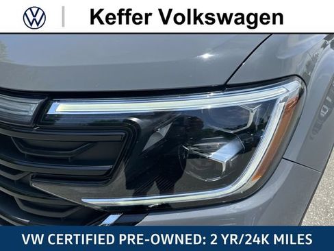 Certified 2024 Volkswagen Atlas Cross Sport SE FWD image 11