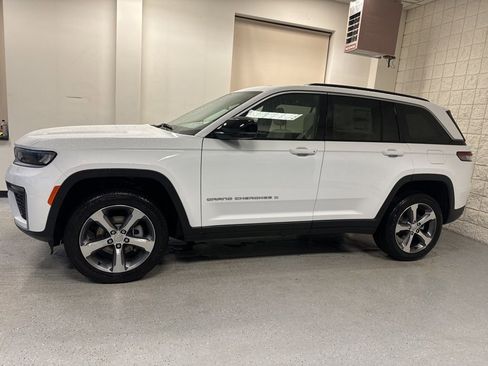 New 2026 Jeep Grand Cherokee Limited AWD/4WD image 14