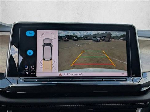 Used 2025 Volkswagen Atlas SE image 10