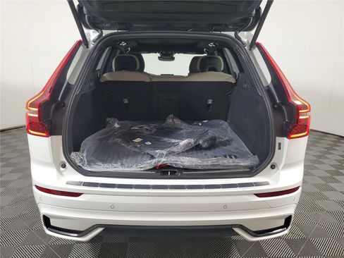 Certified 2026 Volvo XC60 B5 Plus w/ Protection Package Premier AWD/4WD image 9