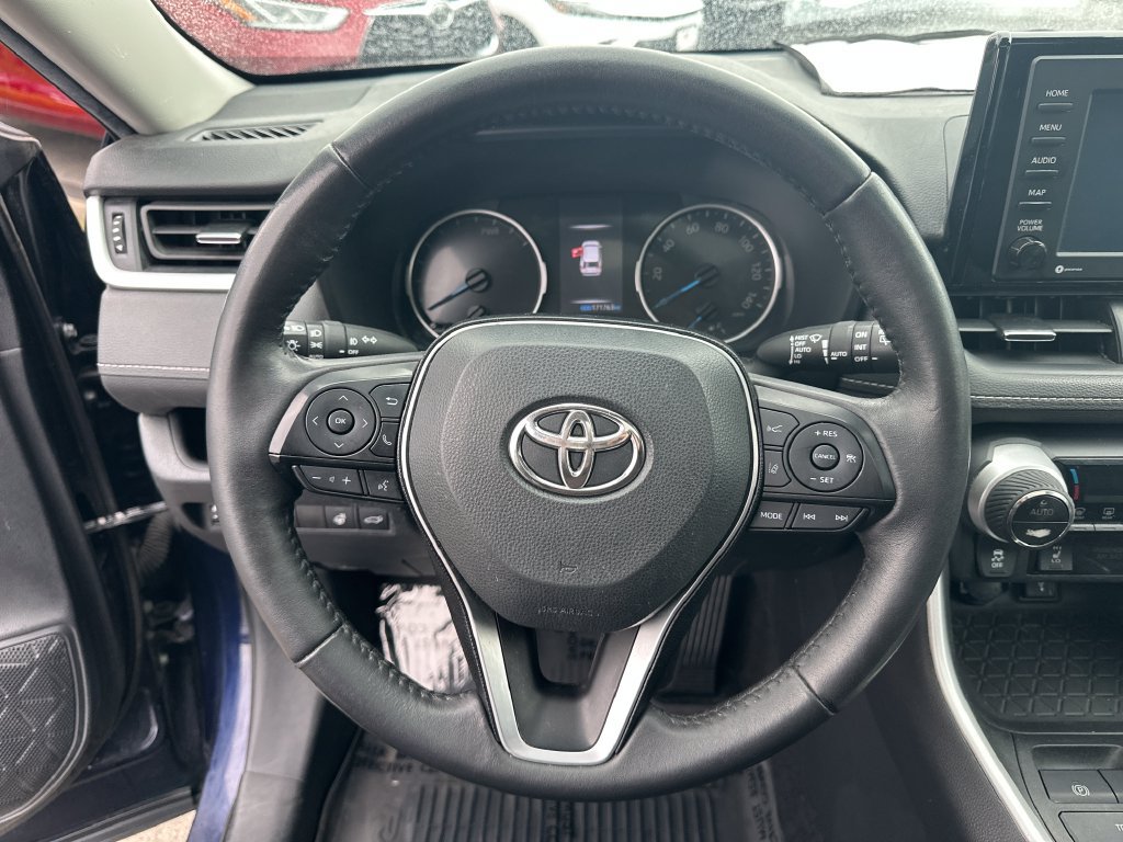 Used 2021 Toyota RAV4 XLE Premium AWD/4WD image 18